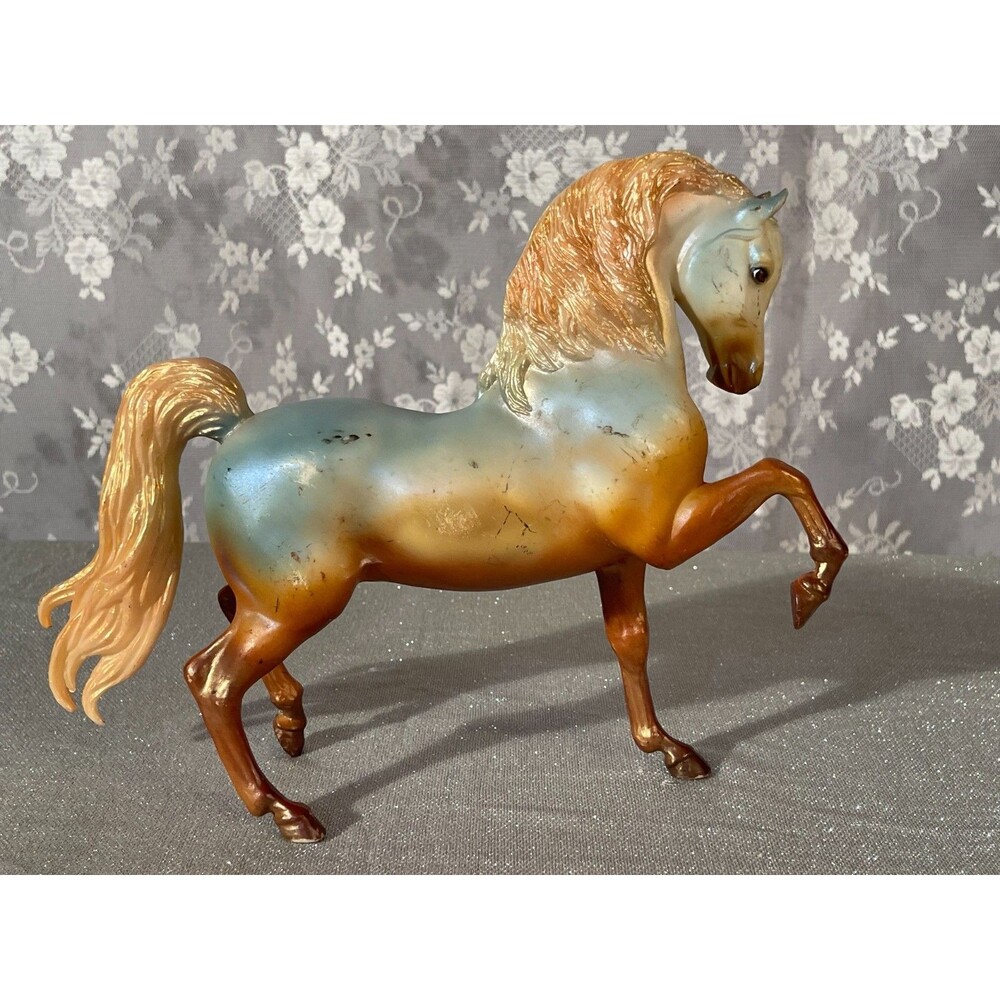Vintage 2000s Breyer Carpe Diem Millennium Horse Metallic Gold - Picture 1 of 6